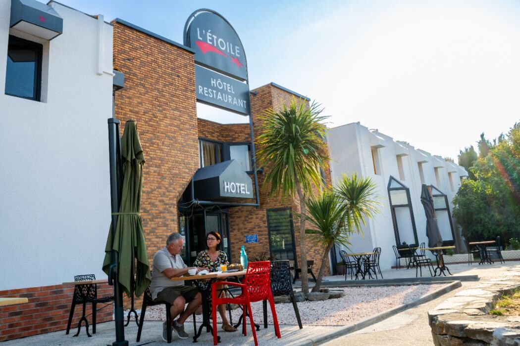 Images Hôtel L'Etoile Aéroport - A61