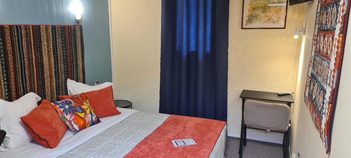 Images Hôtel L'Etoile Aéroport - A61