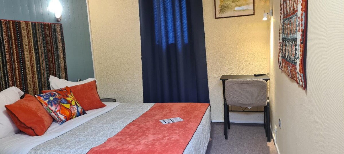 Images Hôtel L'Etoile Aéroport - A61