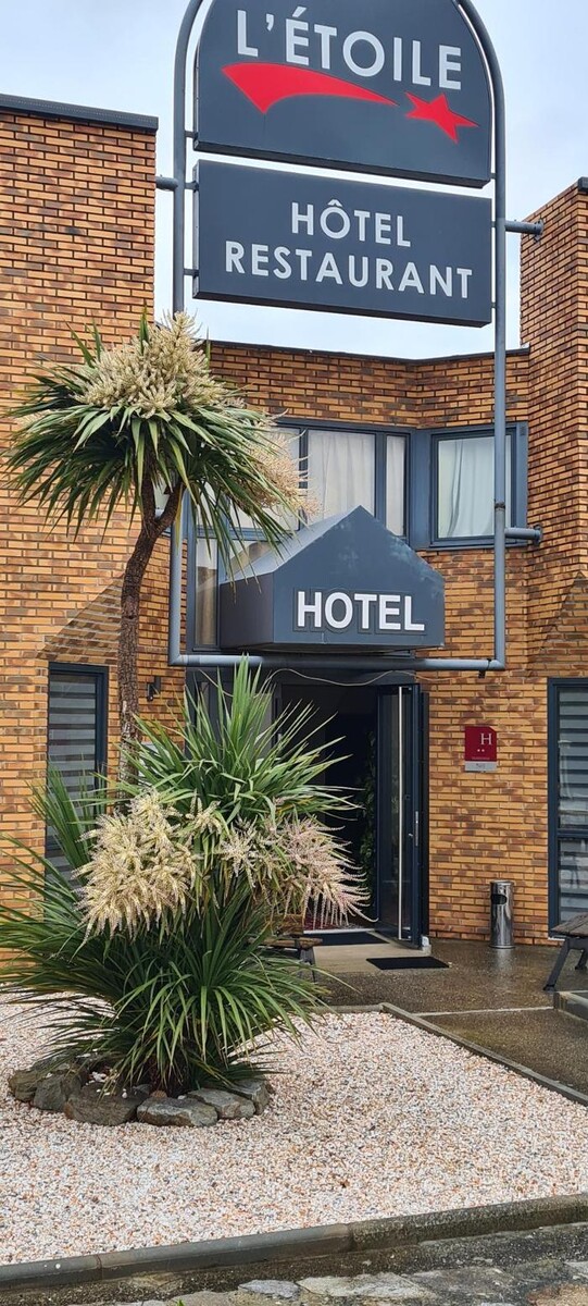Images Hôtel L'Etoile Aéroport - A61