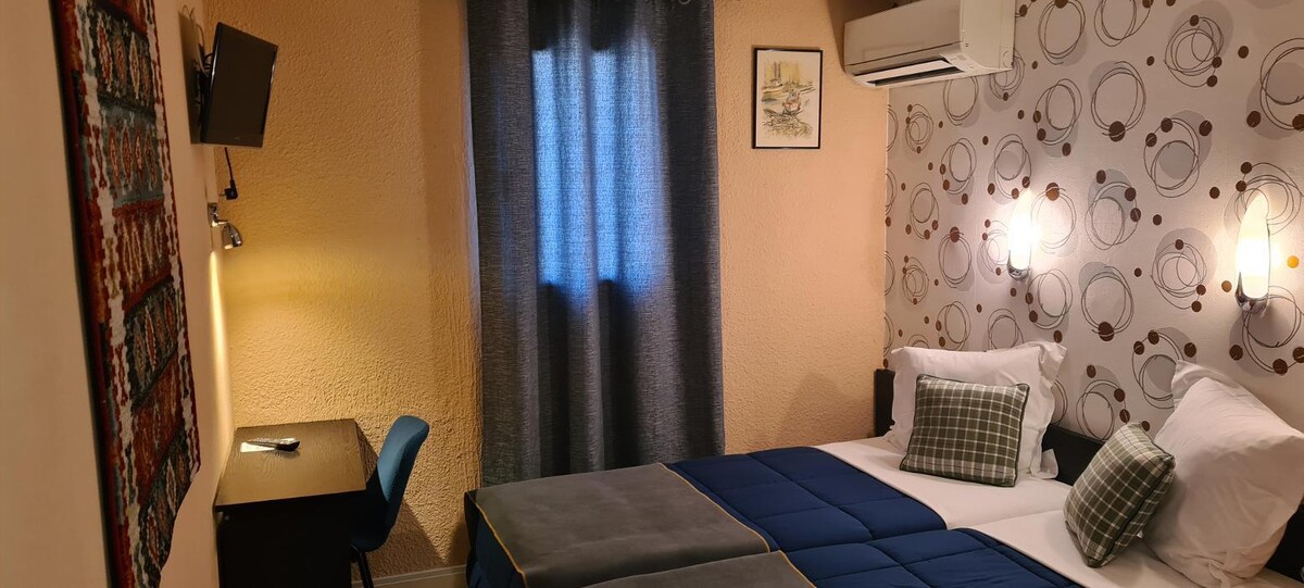 Images Hôtel L'Etoile Aéroport - A61