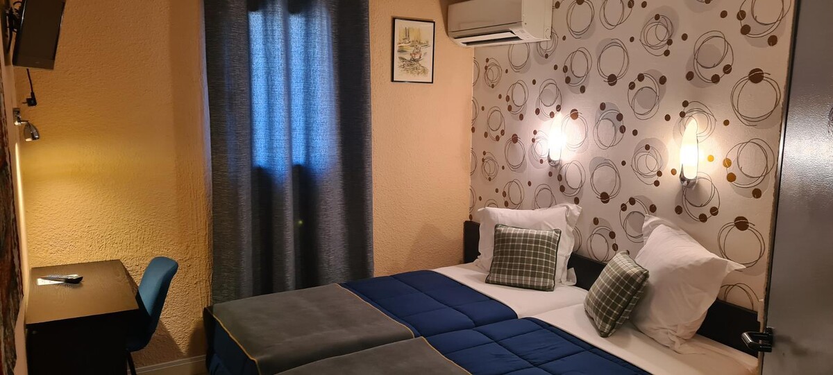 Images Hôtel L'Etoile Aéroport - A61