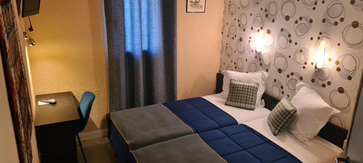 Images Hôtel L'Etoile Aéroport - A61