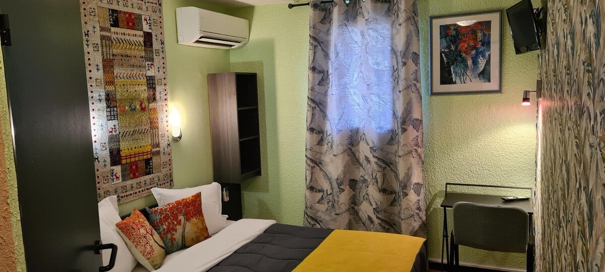 Images Hôtel L'Etoile Aéroport - A61