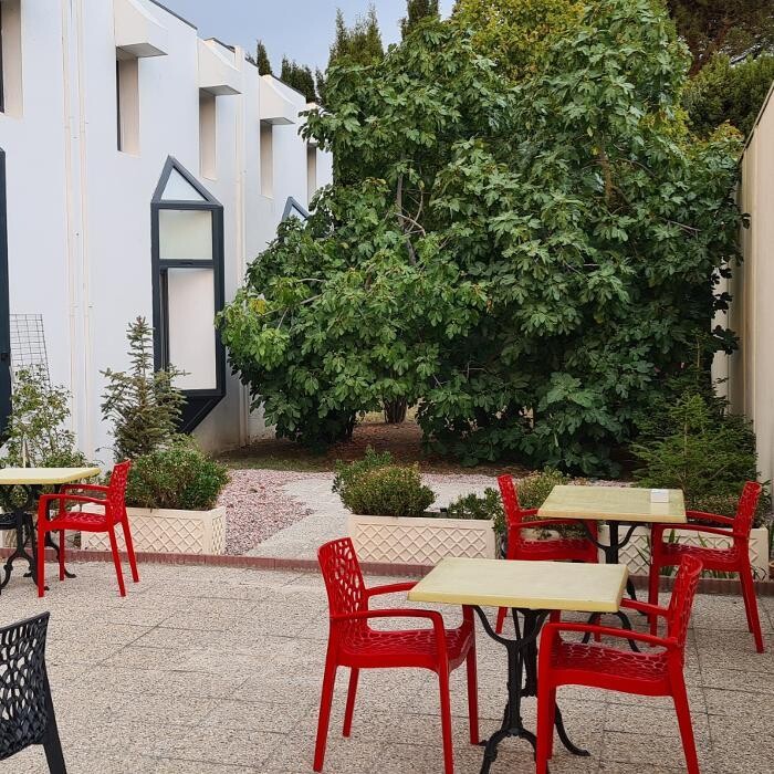 Images Hôtel L'Etoile Aéroport - A61