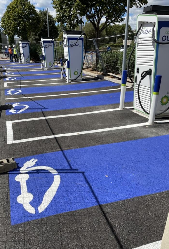 Images bp pulse Charging Station