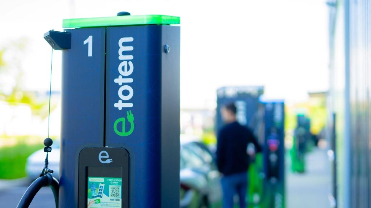 Images e-Totem Charging Station