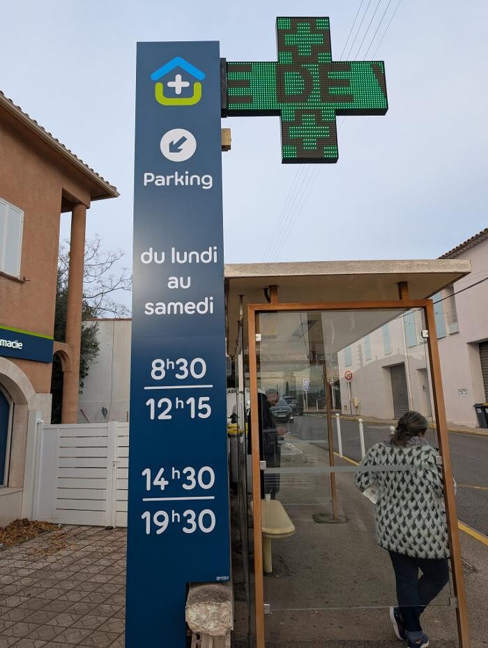 Images Pharmacie de Valbertrand - Toulon Totum