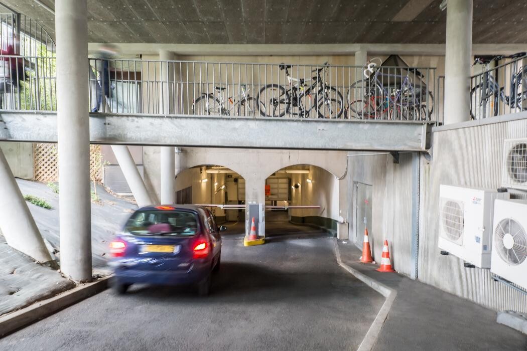 Images Saemes Parking Hôpital Saint Louis