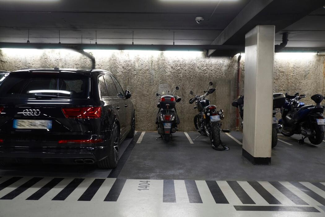 Images Saemes Parking Quai branly-Tour Eiffel