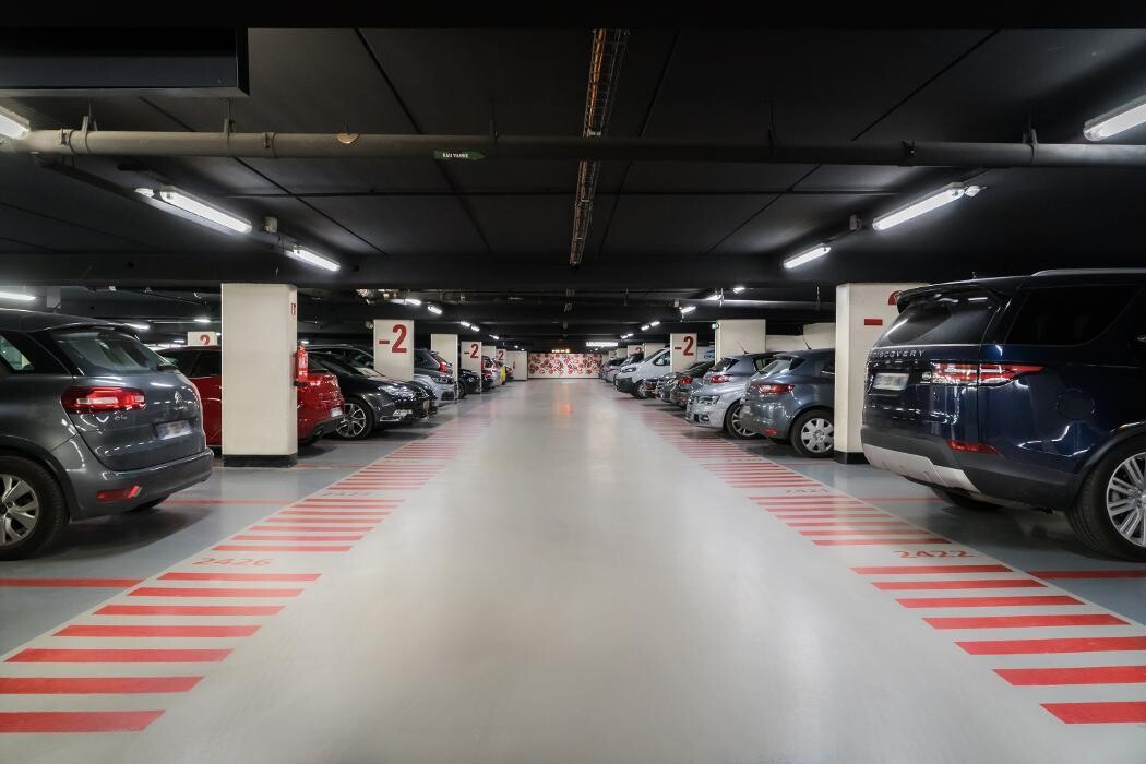 Images Saemes Parking Quai branly-Tour Eiffel