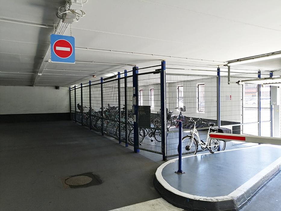 Images Parking Saemes Houilles Gare