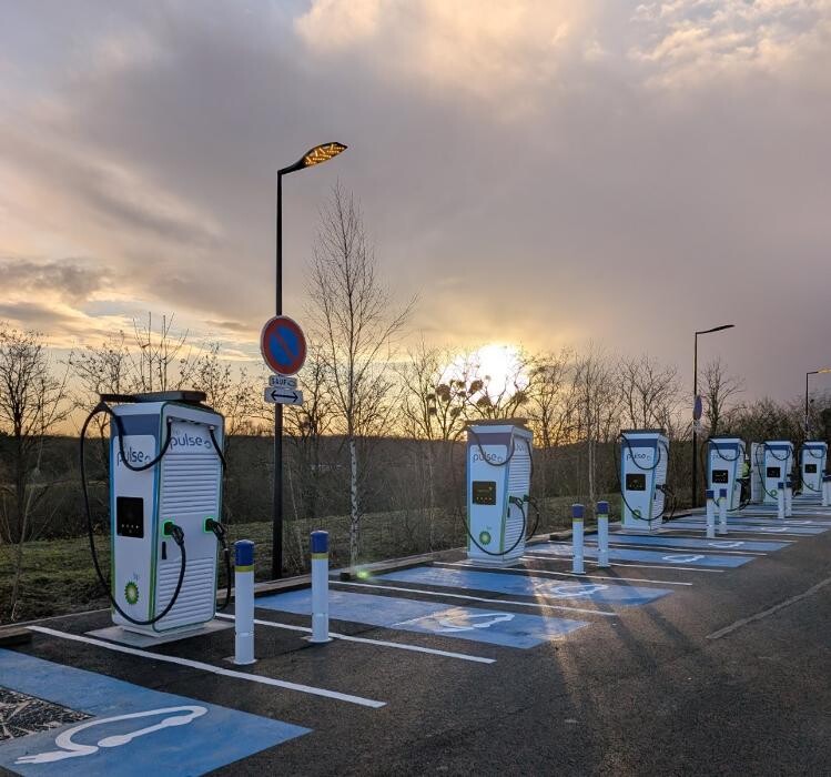 Images bp pulse Charging Station