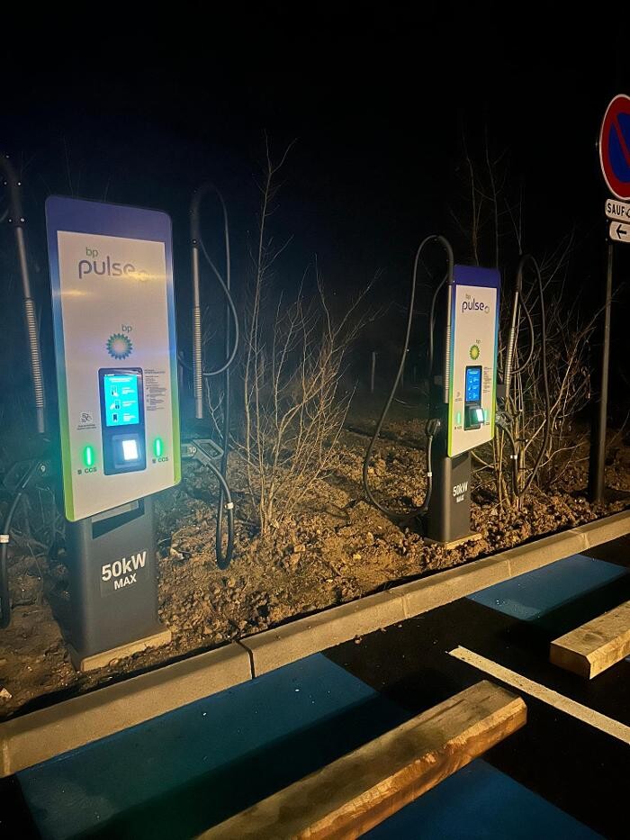 Images bp pulse Charging Station