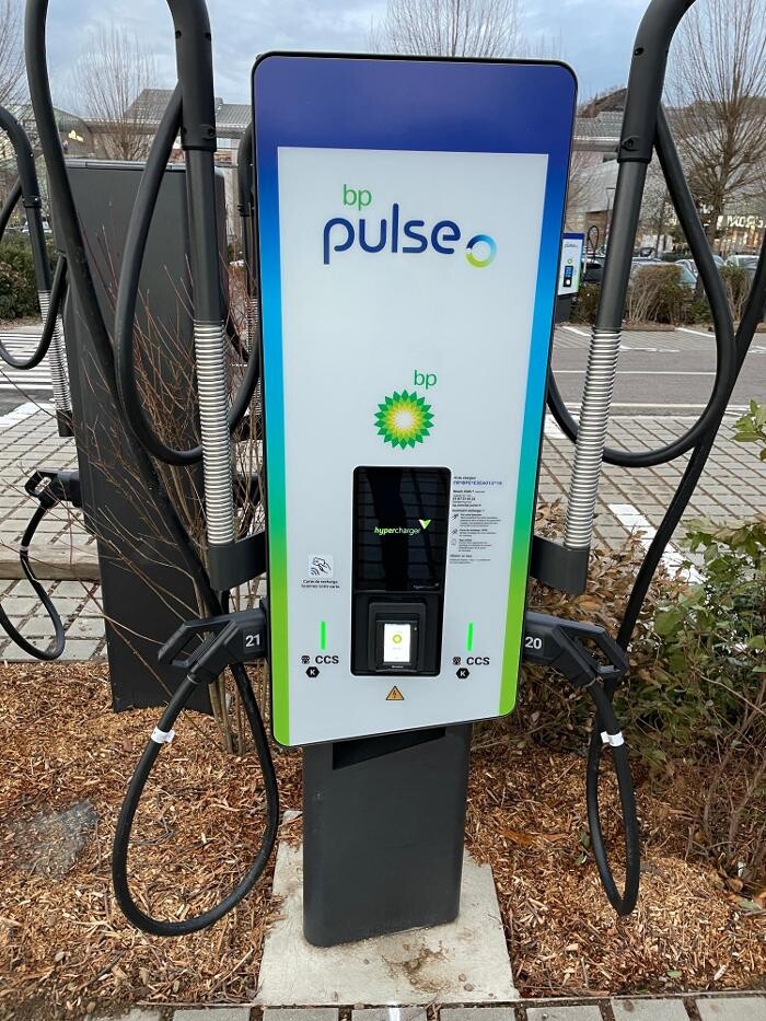 Images bp pulse Charging Station