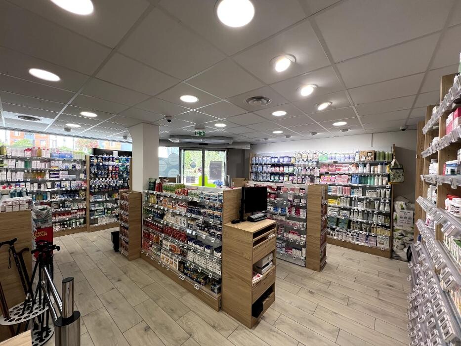 Images Pharmacie de l'Hôtel de Ville Totum