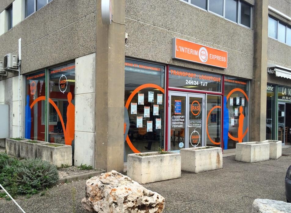 Images R.A.S Intérim Salon de Provence