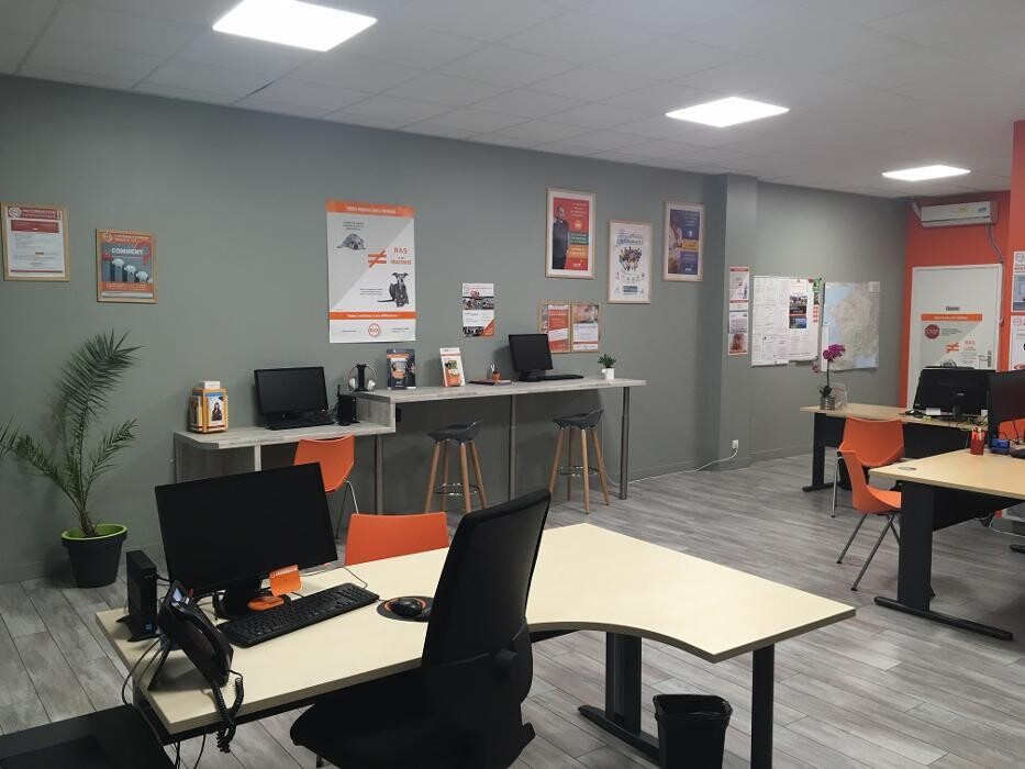 Images R.A.S Intérim Poitiers