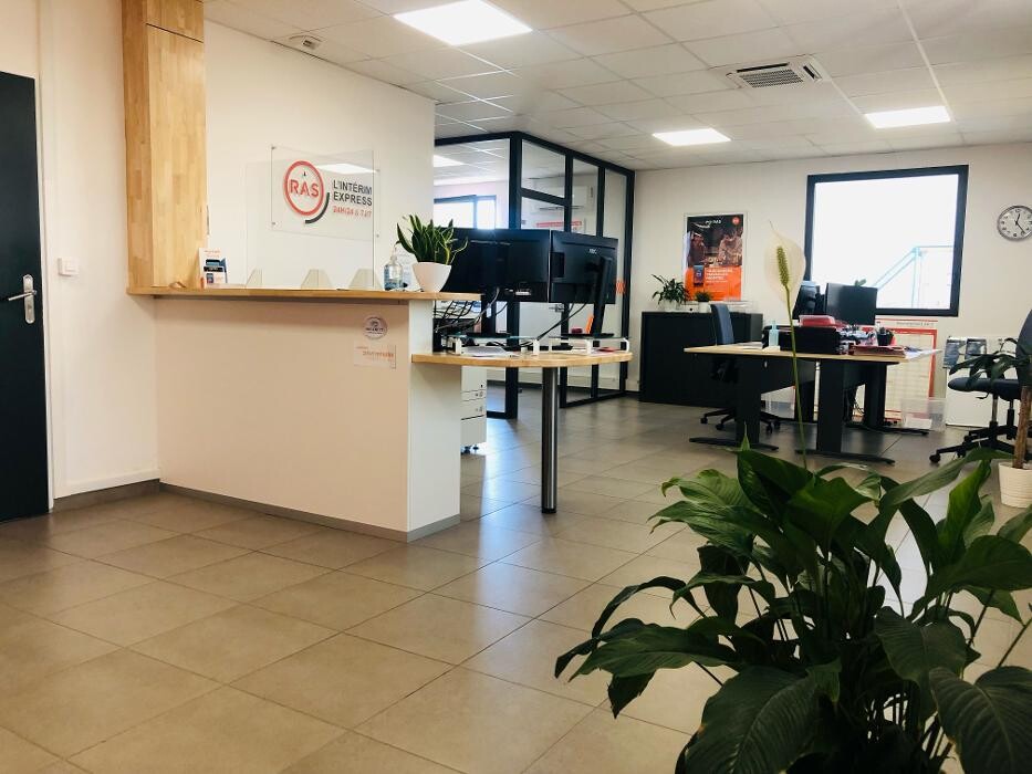 Images R.A.S Intérim Perpignan