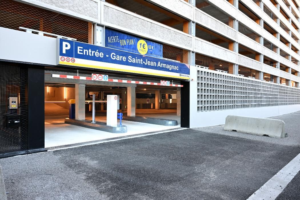 Images Parking Interparking Gare Saint Jean d'Armagnac