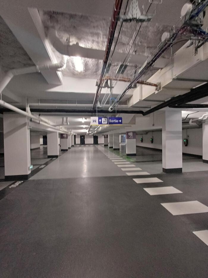 Images Parking Interparking Pôle Liberté