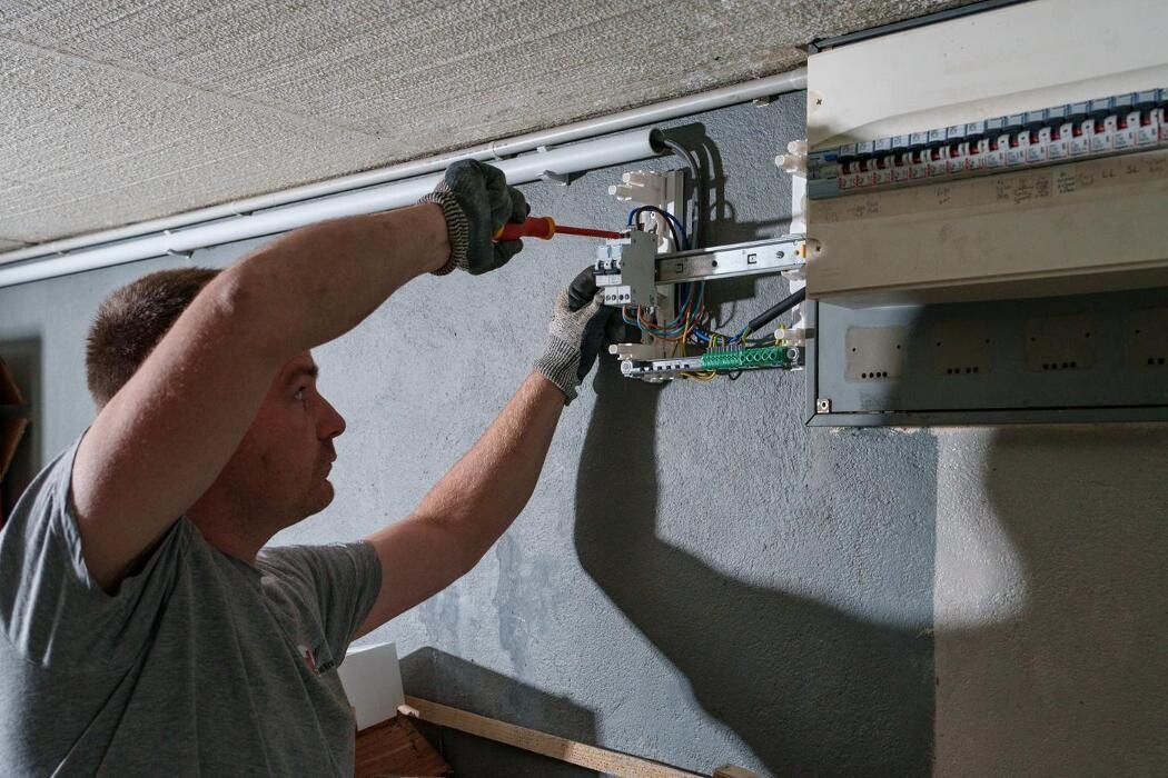 Images Neel Fraisse | Plombier Chauffagiste Climatisation Photovoltaïque Poêles HOBEN Montbrison