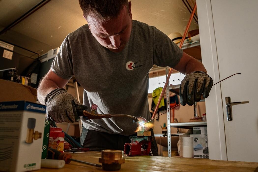 Images Neel Fraisse | Plombier Chauffagiste Climatisation Photovoltaïque Poêles HOBEN Montbrison