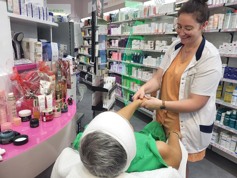 Images Pharmacie Roumagoua Totum