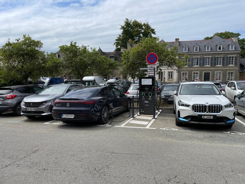 Images Easy Charge Services station de recharge