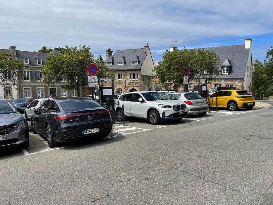 Images Easy Charge Services station de recharge