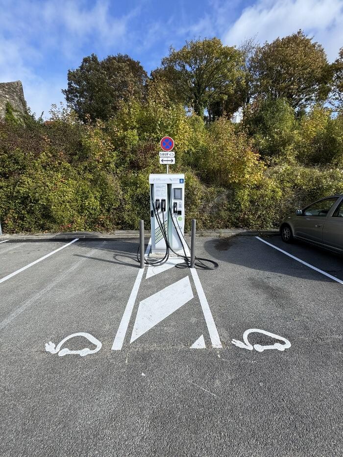 Images Easy Charge Services station de recharge