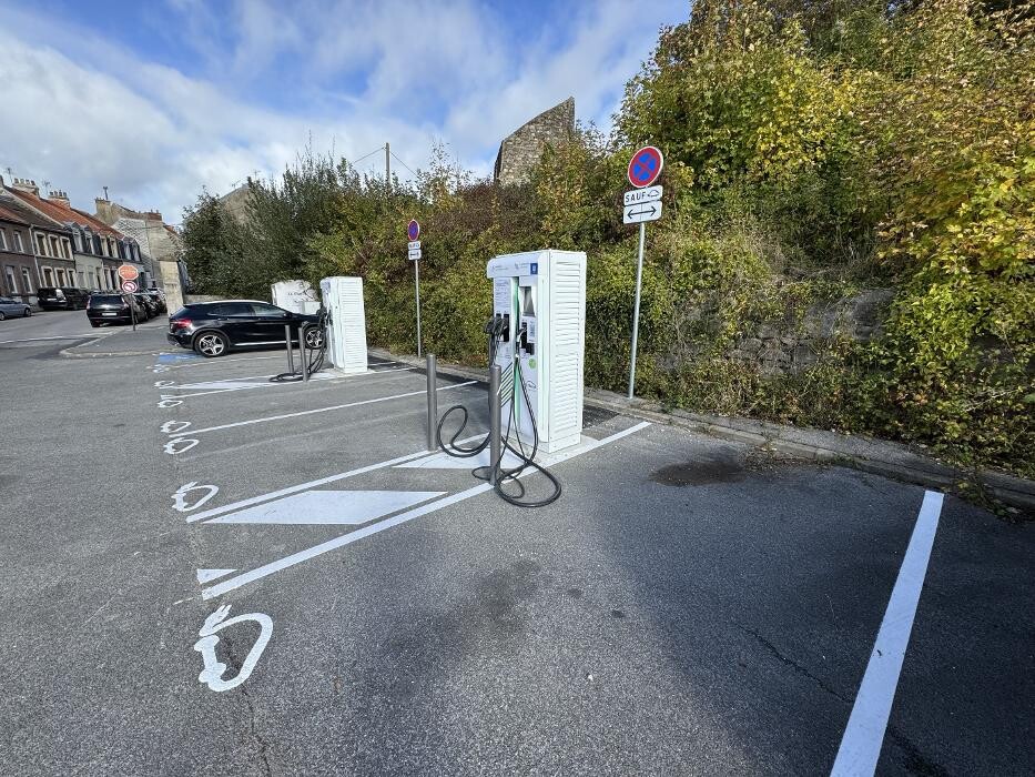 Images Easy Charge Services station de recharge