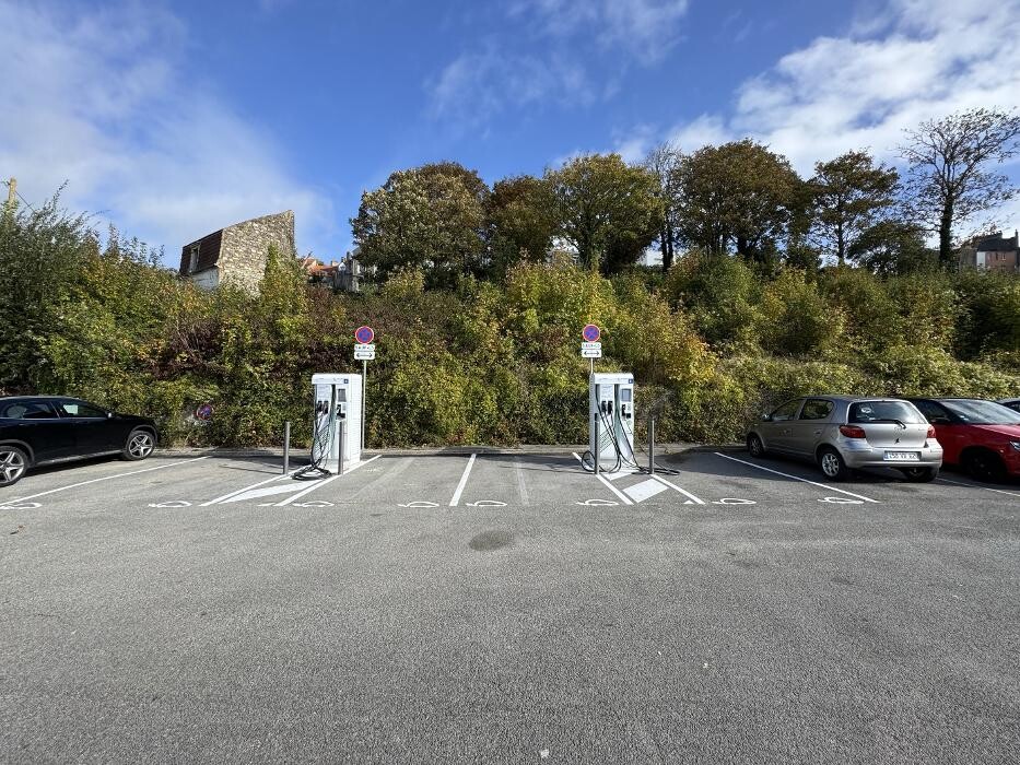 Images Easy Charge Services station de recharge