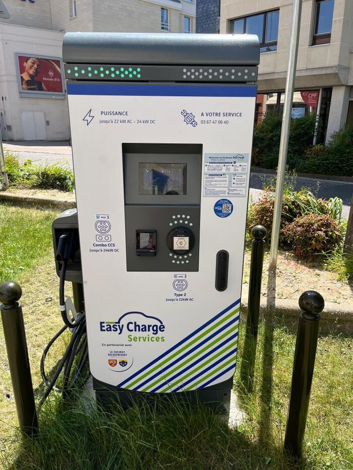 Images Easy Charge Services station de recharge