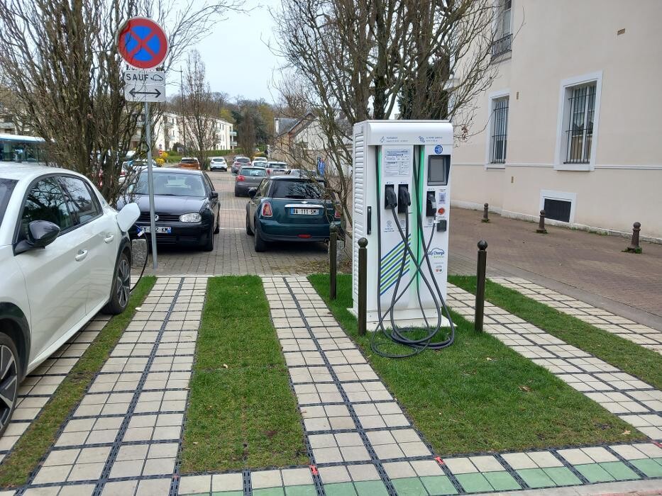 Images Easy Charge Services station de recharge