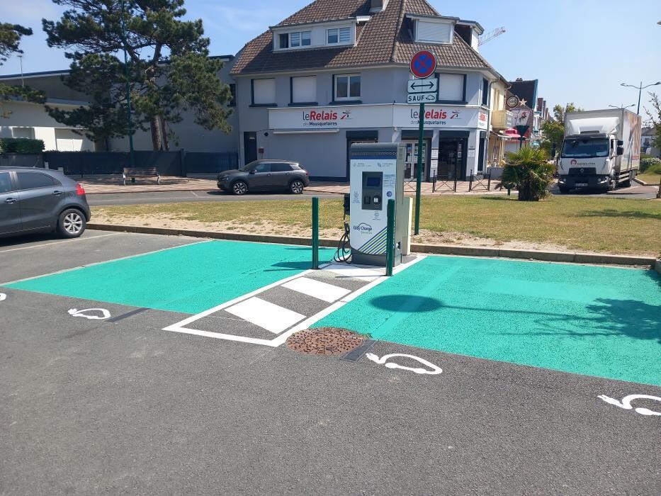 Images Easy Charge Services station de recharge