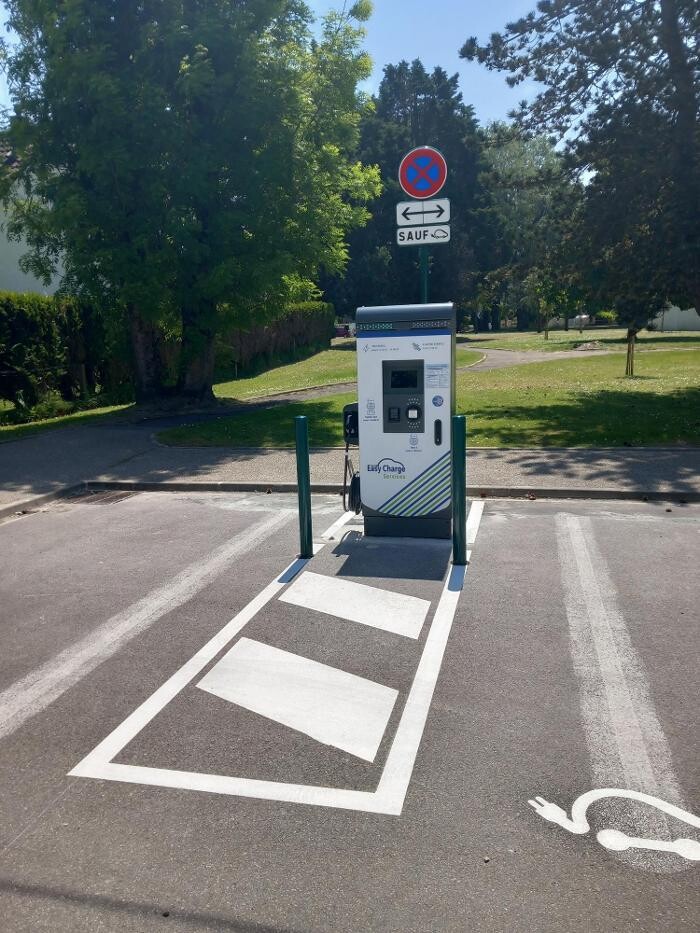 Images Easy Charge Services station de recharge