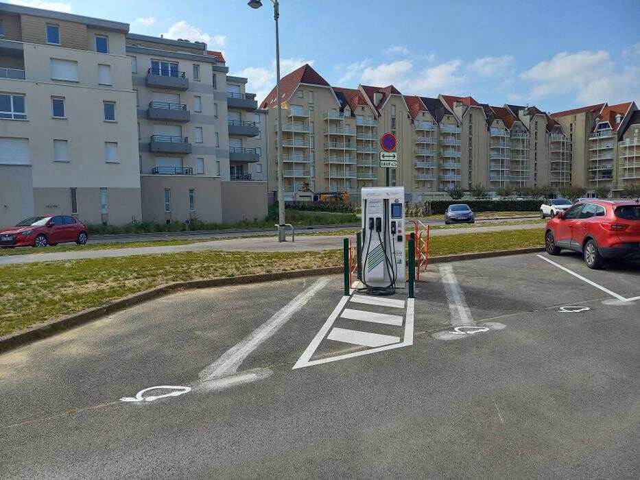 Images Easy Charge Services station de recharge