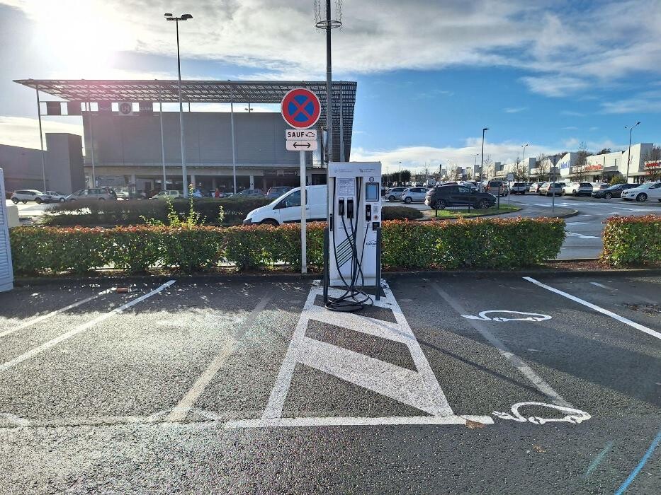 Images Easy Charge Services station de recharge