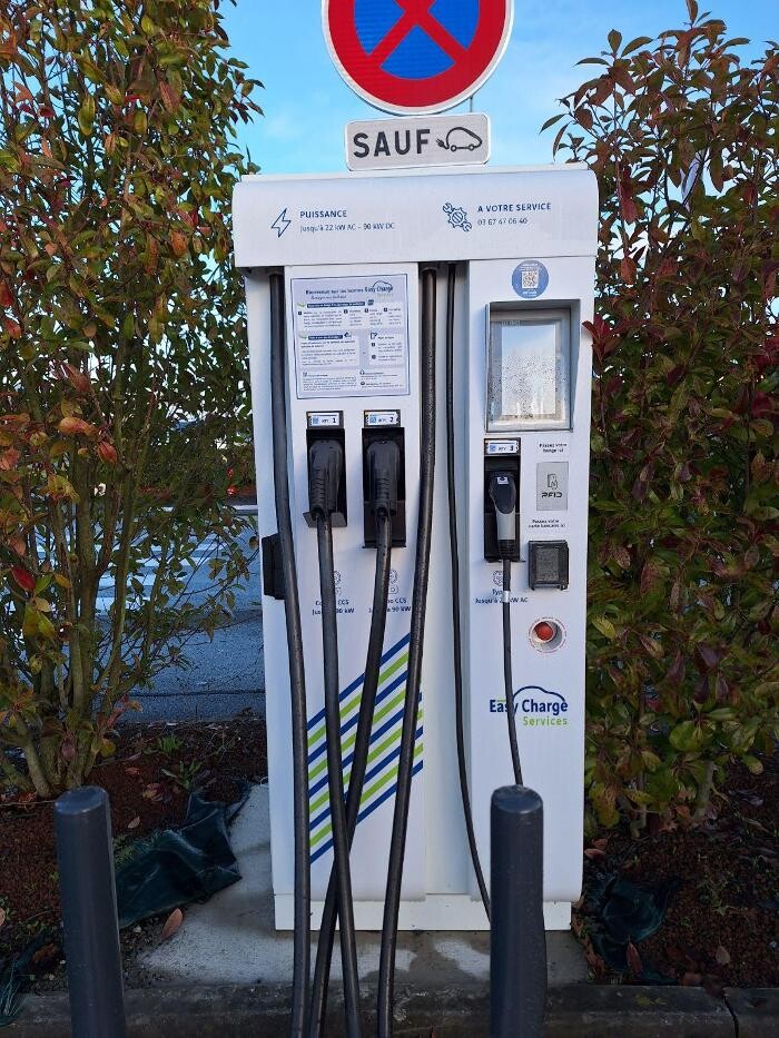 Images Easy Charge Services station de recharge