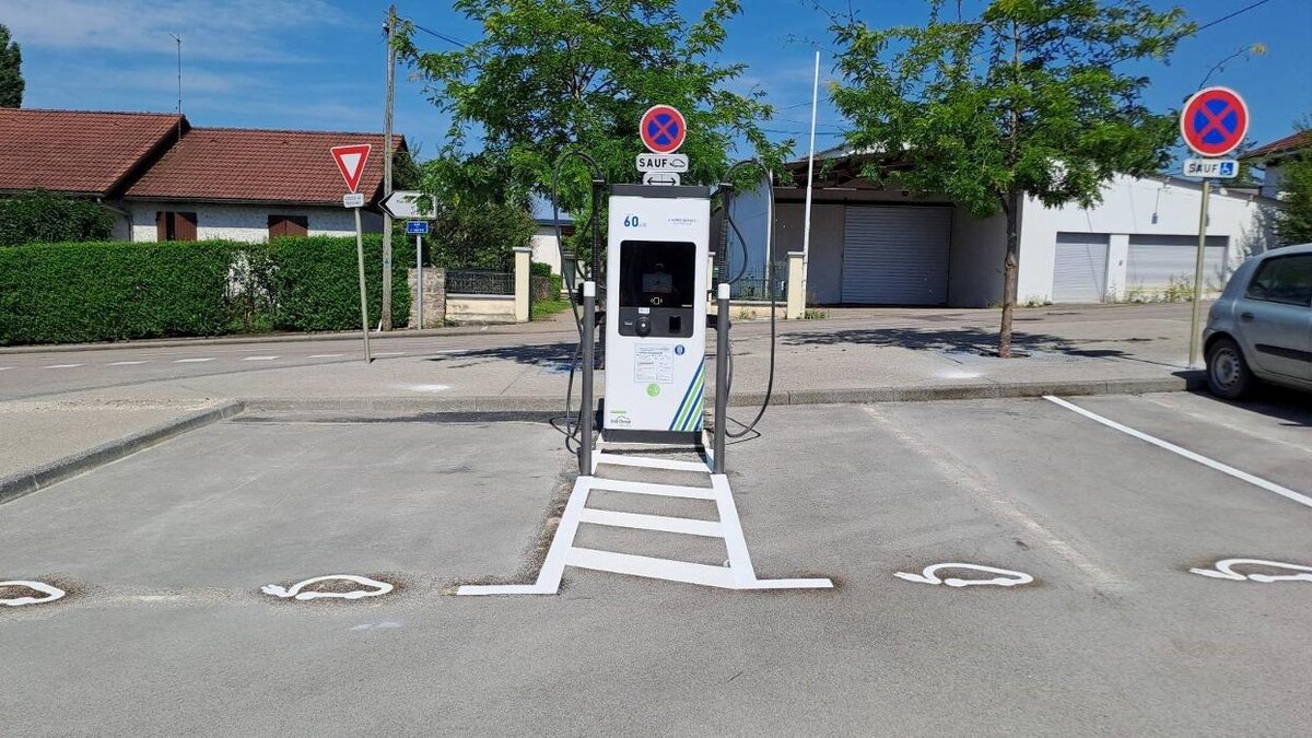 Images Easy Charge Services station de recharge