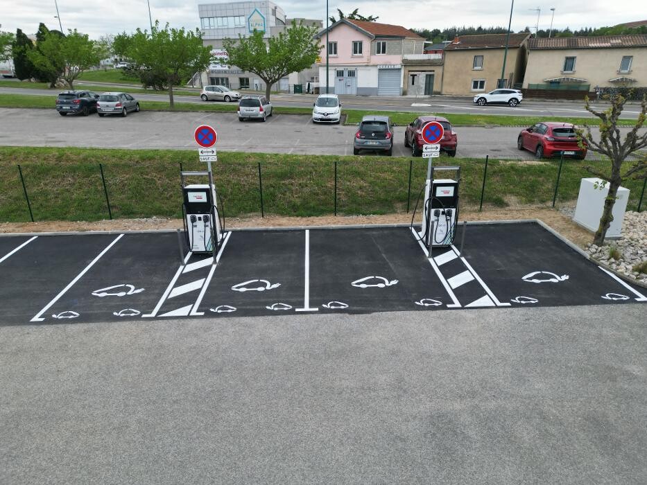 Images Easy Charge Services station de recharge