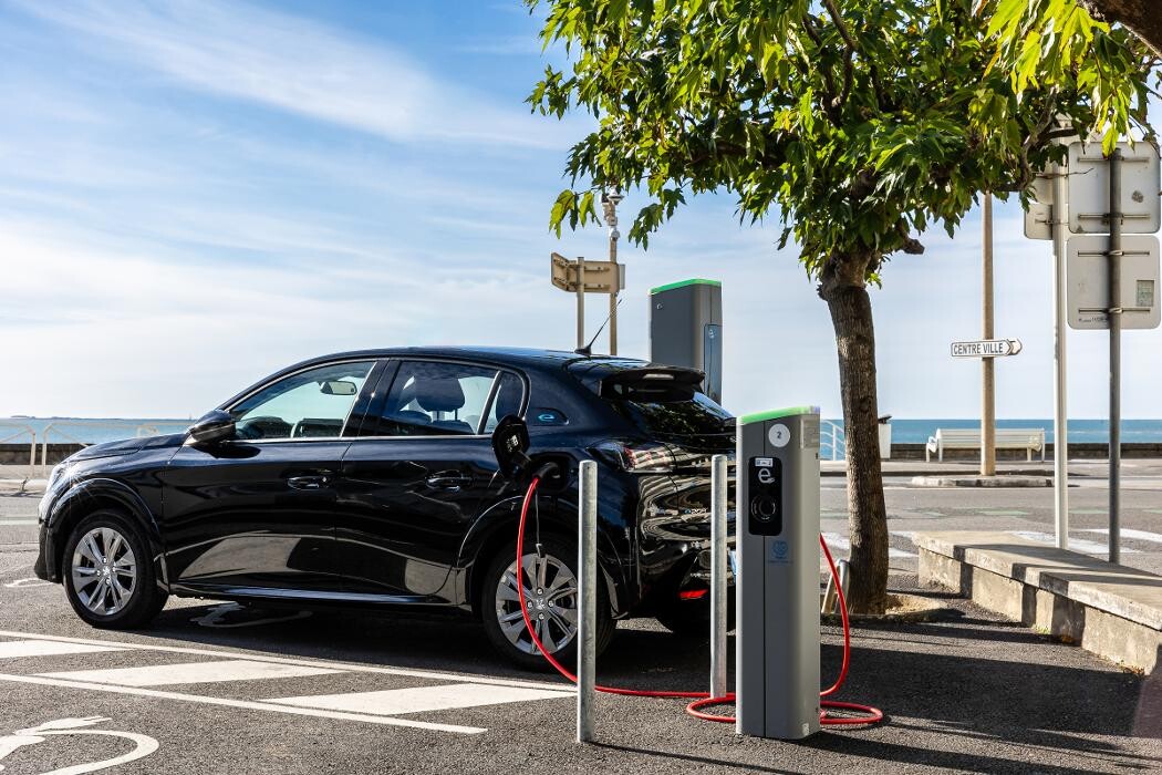 Images Easy Charge Services station de recharge