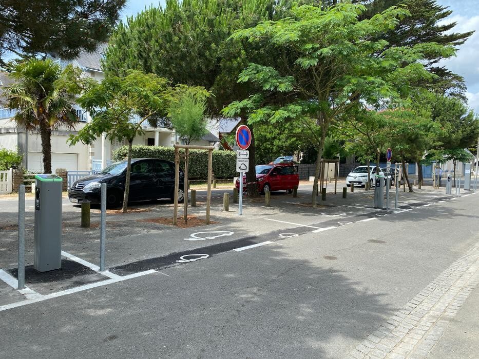 Images Easy Charge Services station de recharge