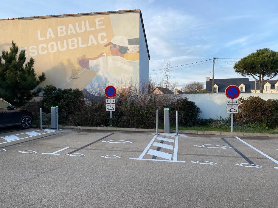 Images Easy Charge Services station de recharge