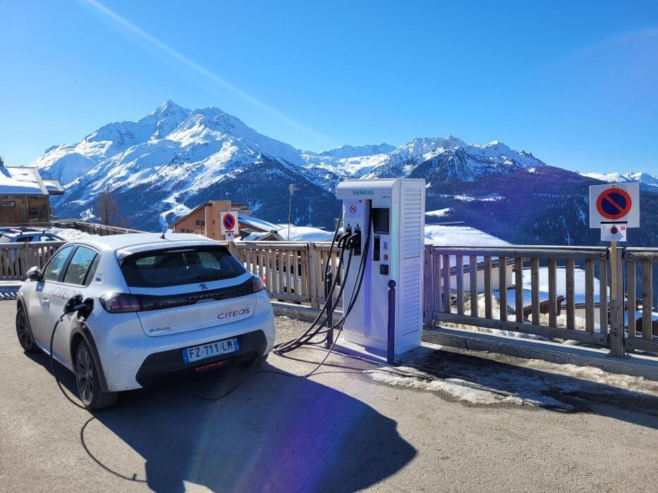 Images Easy Charge Services station de recharge