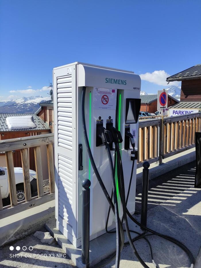 Images Easy Charge Services station de recharge