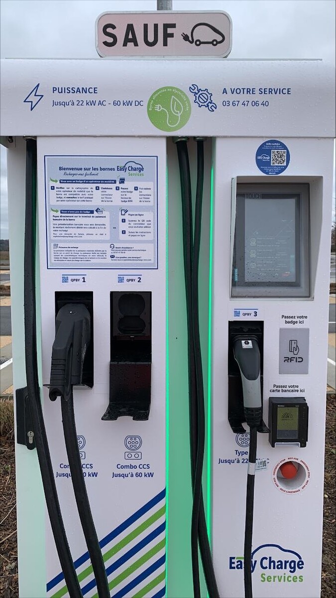 Images Easy Charge Services station de recharge