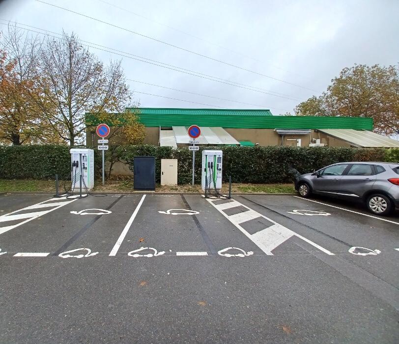 Images Easy Charge Services station de recharge