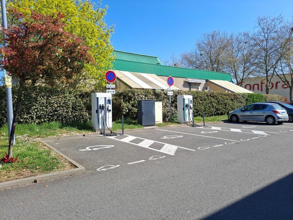 Images Easy Charge Services station de recharge